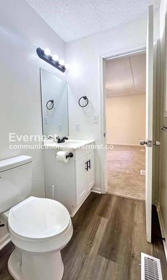 325 Fawn Valley St - Photo 7 of 26