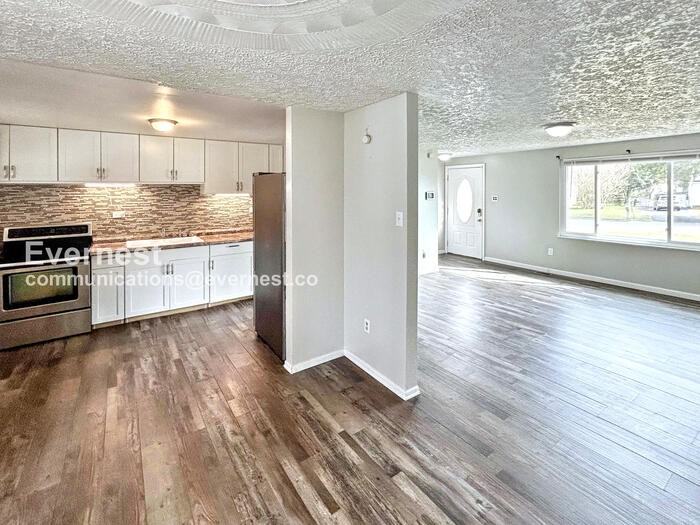 6418 Mclean Street - Photo 5 of 22