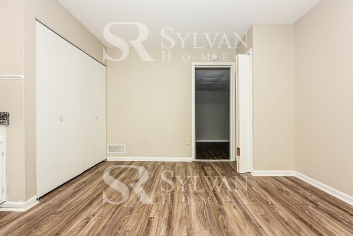 2555 Foxlair Trl - Photo 3 of 15