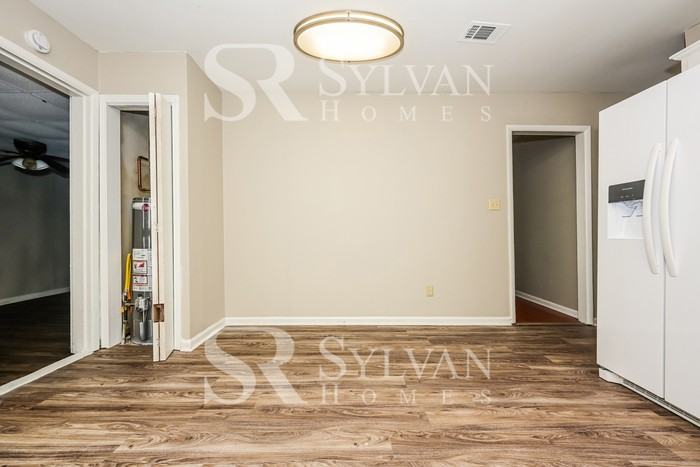 2555 Foxlair Trl - Photo 4 of 15