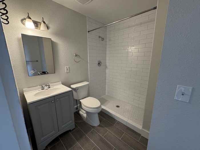 136 N 11th Ave #3 - Photo 4 of 6