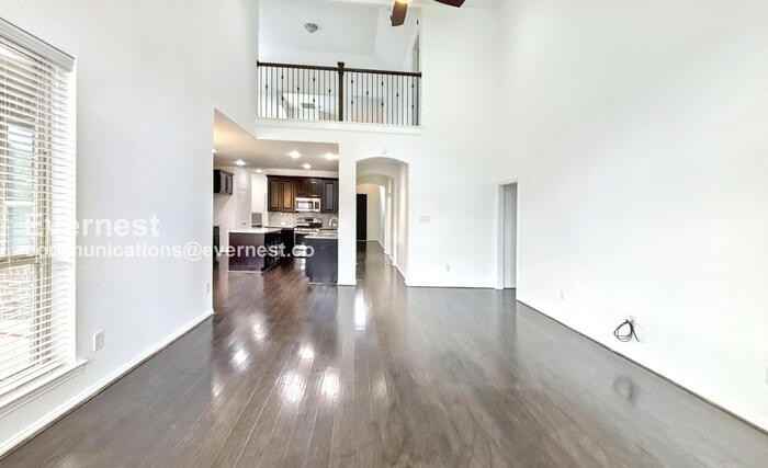 4811 Sunset Park Ln - Photo 6 of 37