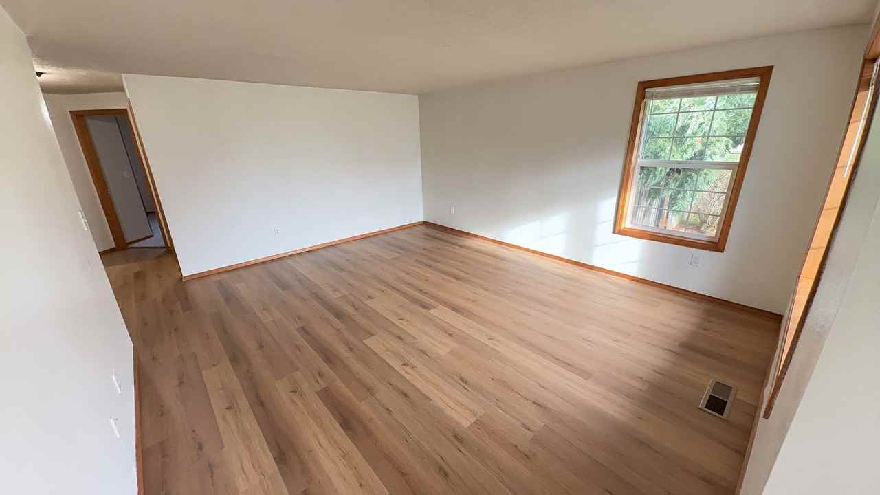 4449 Samantha Ct Ne - Photo 3 of 28
