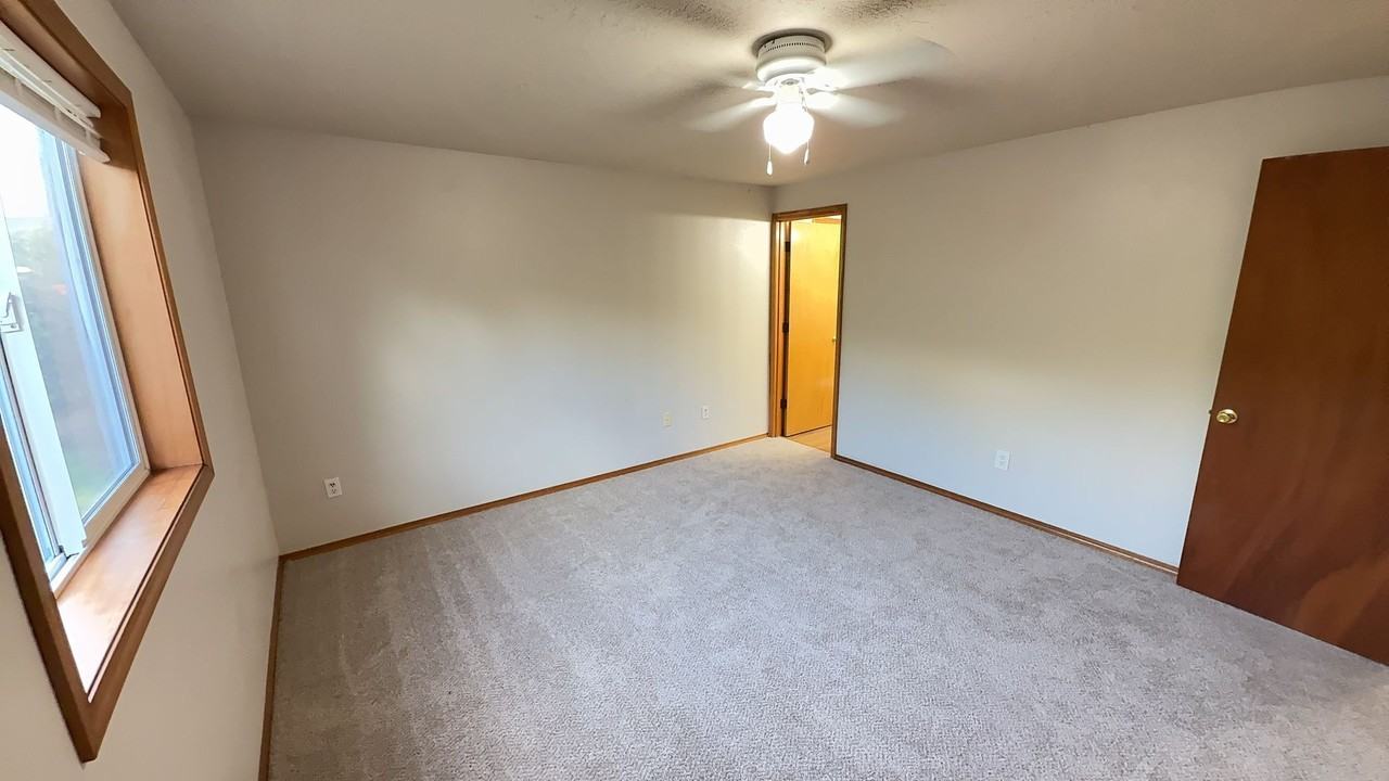 4449 Samantha Ct Ne - Photo 7 of 28