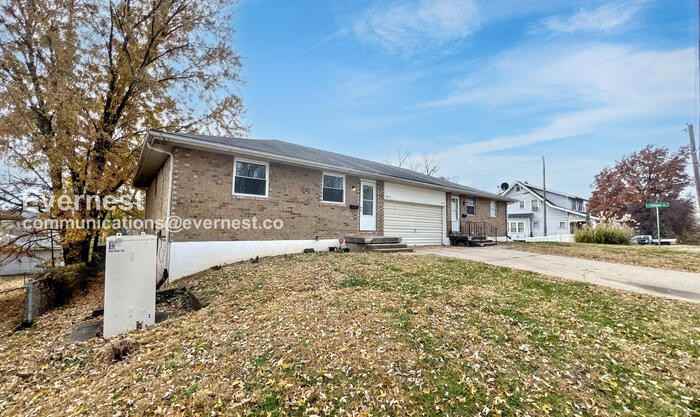 9515 East 18th Street - Photo 2 of 21