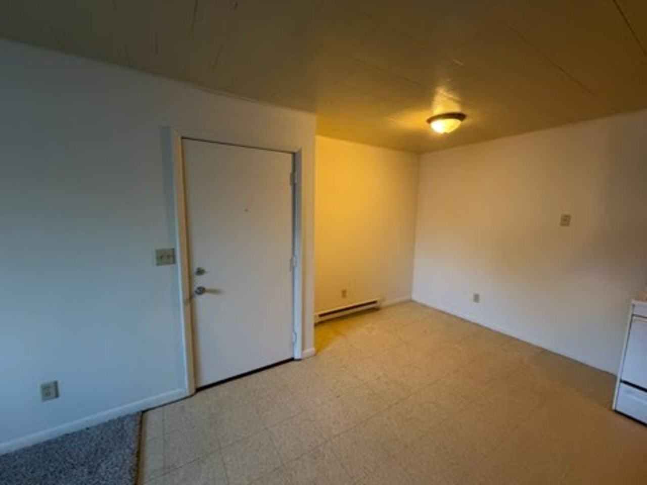 202 W Commercial St - Photo 5 of 17