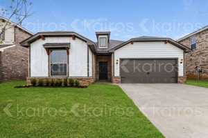 featured image of 913 Northeast 4th Street