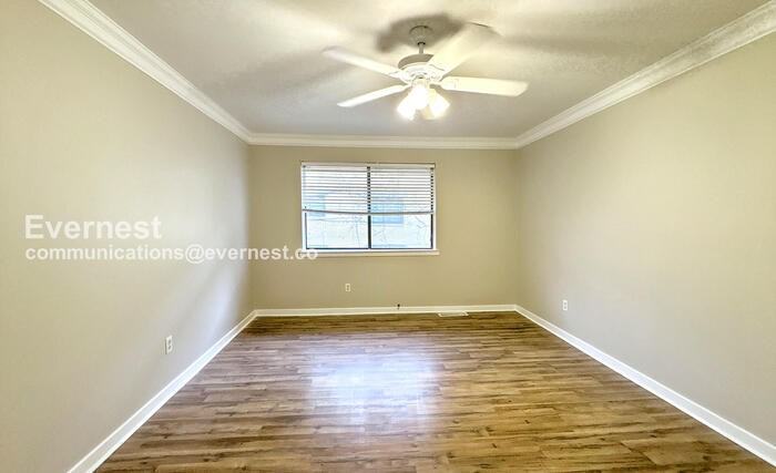 684 Idlewild Cir - Photo 6 of 17