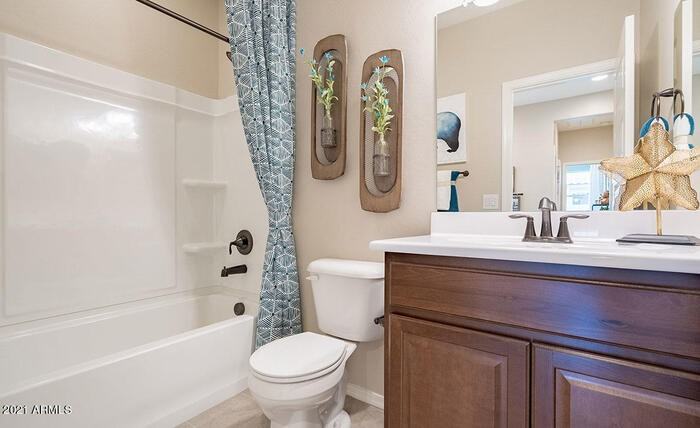 1594 East Kingman Place - Photo 2 of 9