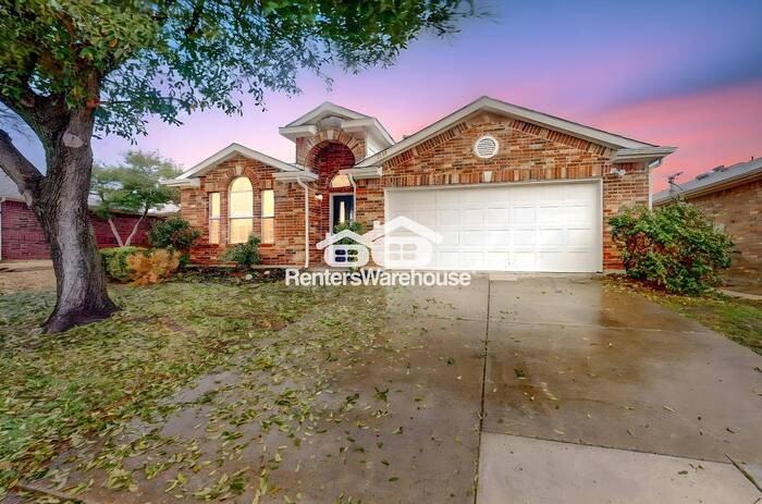 3304 Kingsbrook Drive - Photo 2 of 29