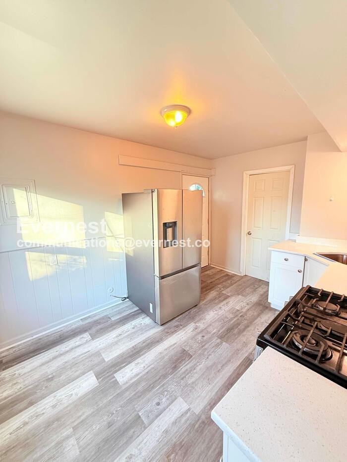 19148 Hilton Dr - Photo 2 of 27