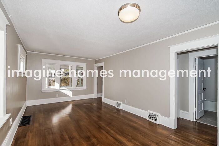 2625 35th Ave S - Photo 4 of 15