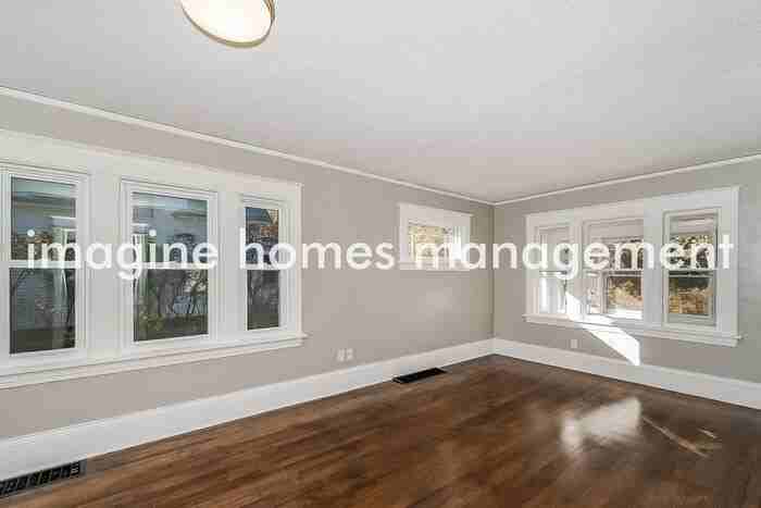 2625 35th Ave S - Photo 5 of 15