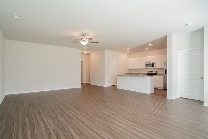 348 Augustine Dr - Photo 5 of 12