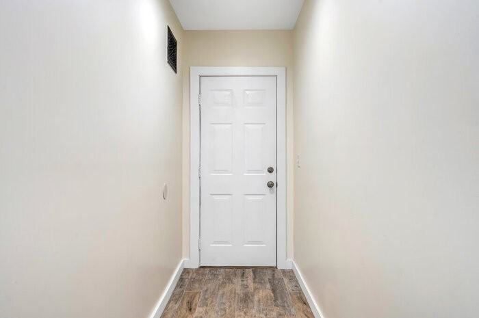 631 Clover Ln - Photo 5 of 42