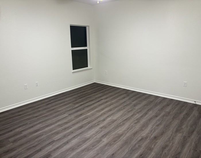 914 Country Club Drive - Photo 2 of 11