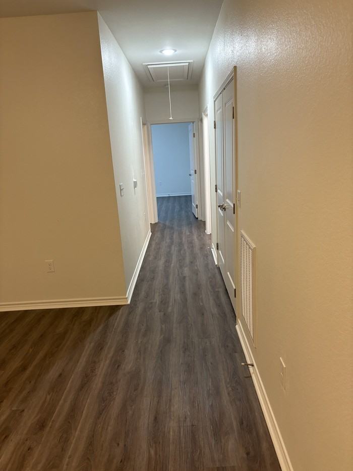 914 Country Club Drive - Photo 4 of 11