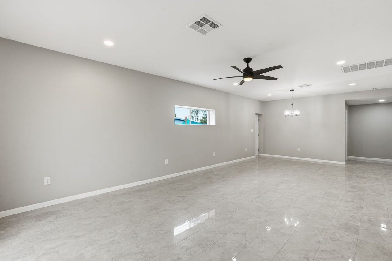 3525 E Willard St - Photo 5 of 31