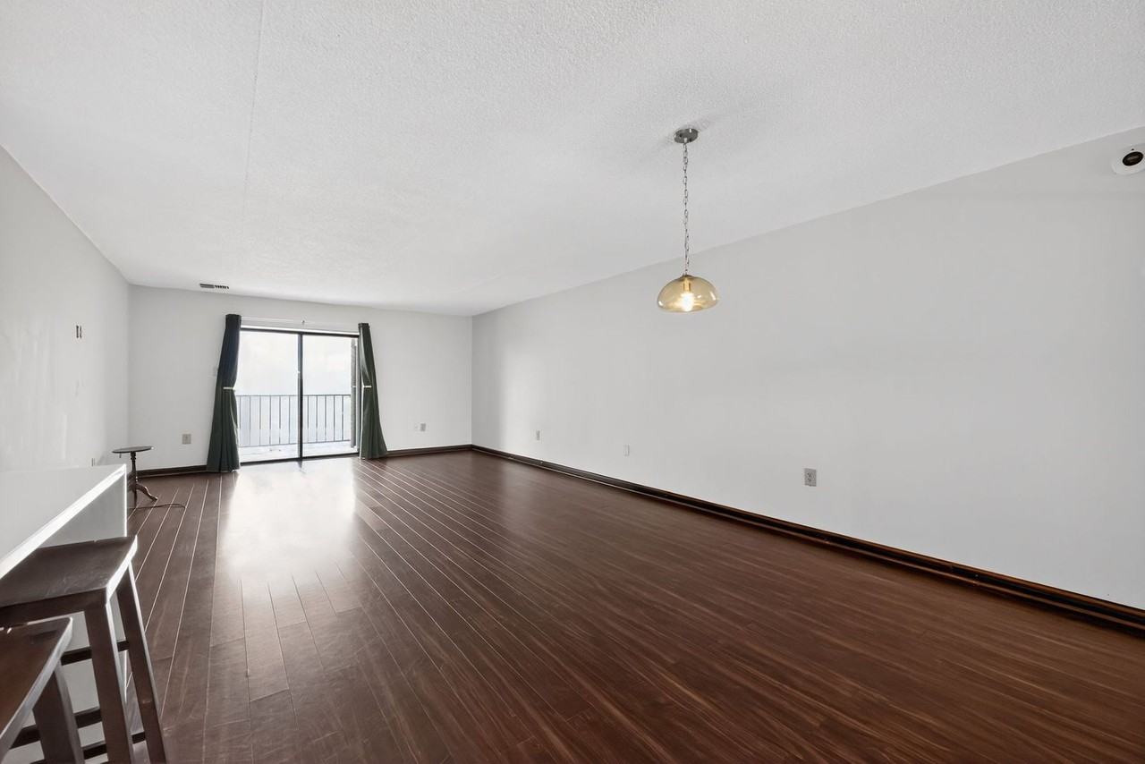 10503 Valley Forge Circle - Photo 3 of 30