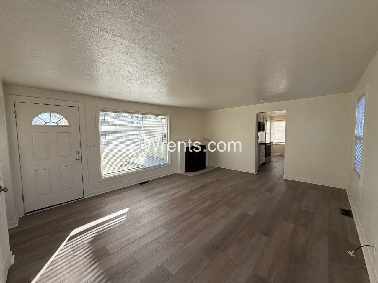 2840 W Sanson Ave - Photo 2 of 18