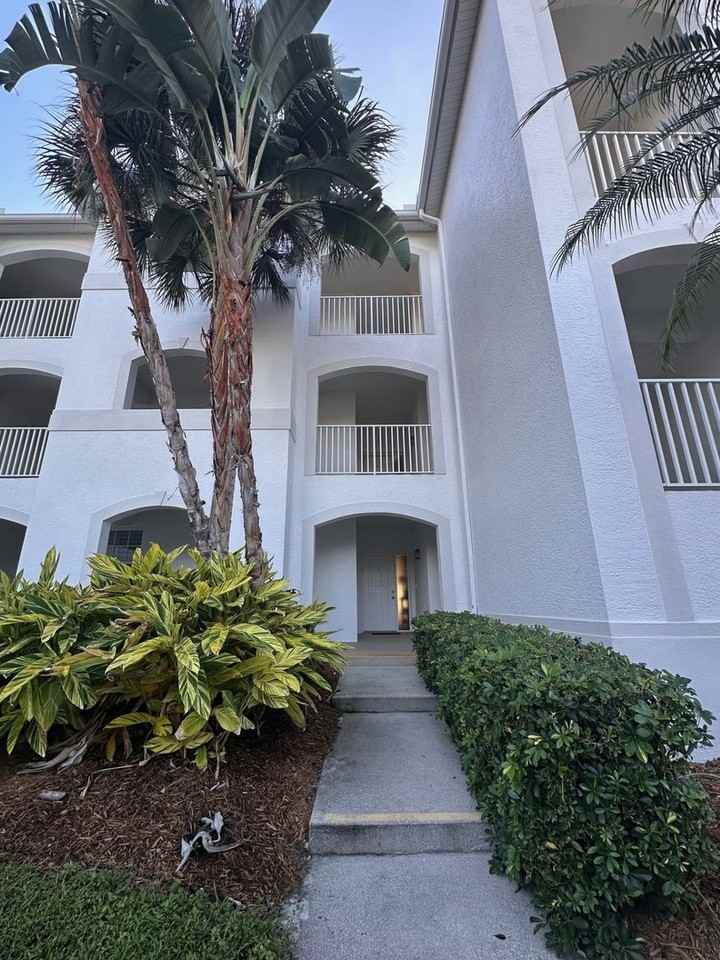 4650 Yacht Harbor Dr - Photo 4 of 24