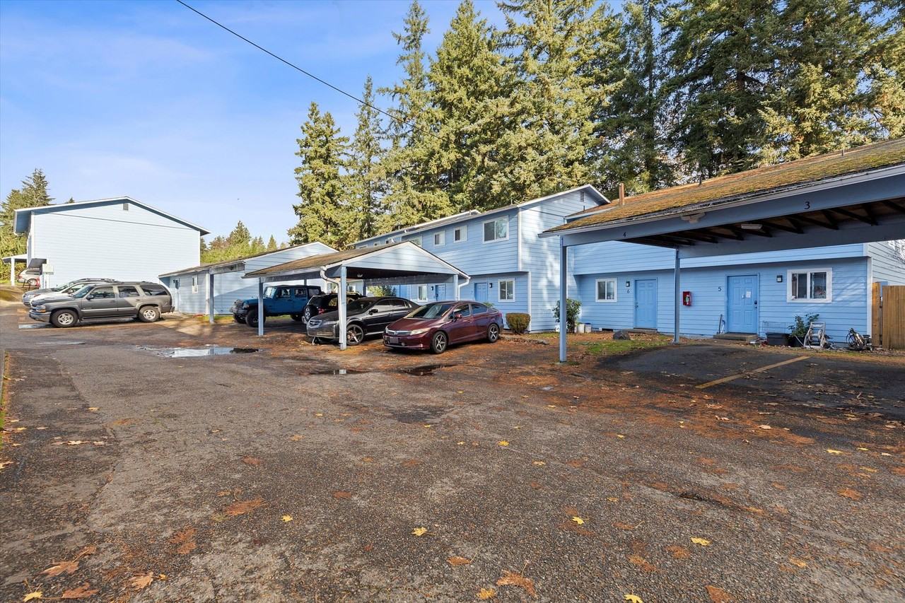 Powell Butte Townhomes - Photo 3 of 20