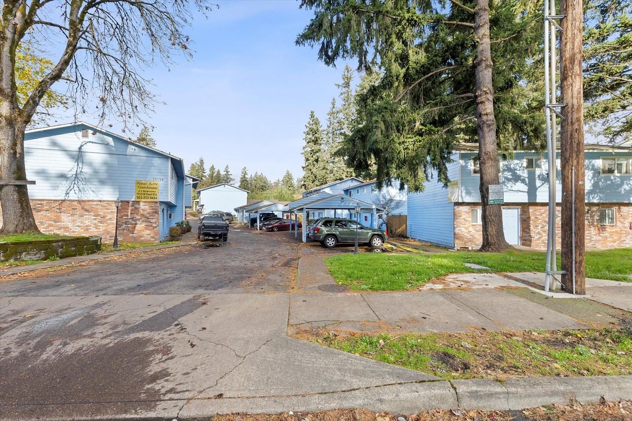 Powell Butte Townhomes - Photo 5 of 20