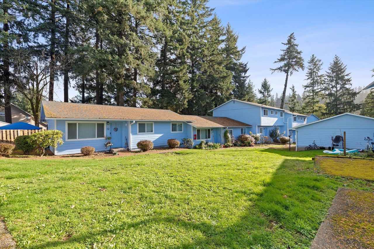 Powell Butte Townhomes - Photo 6 of 20