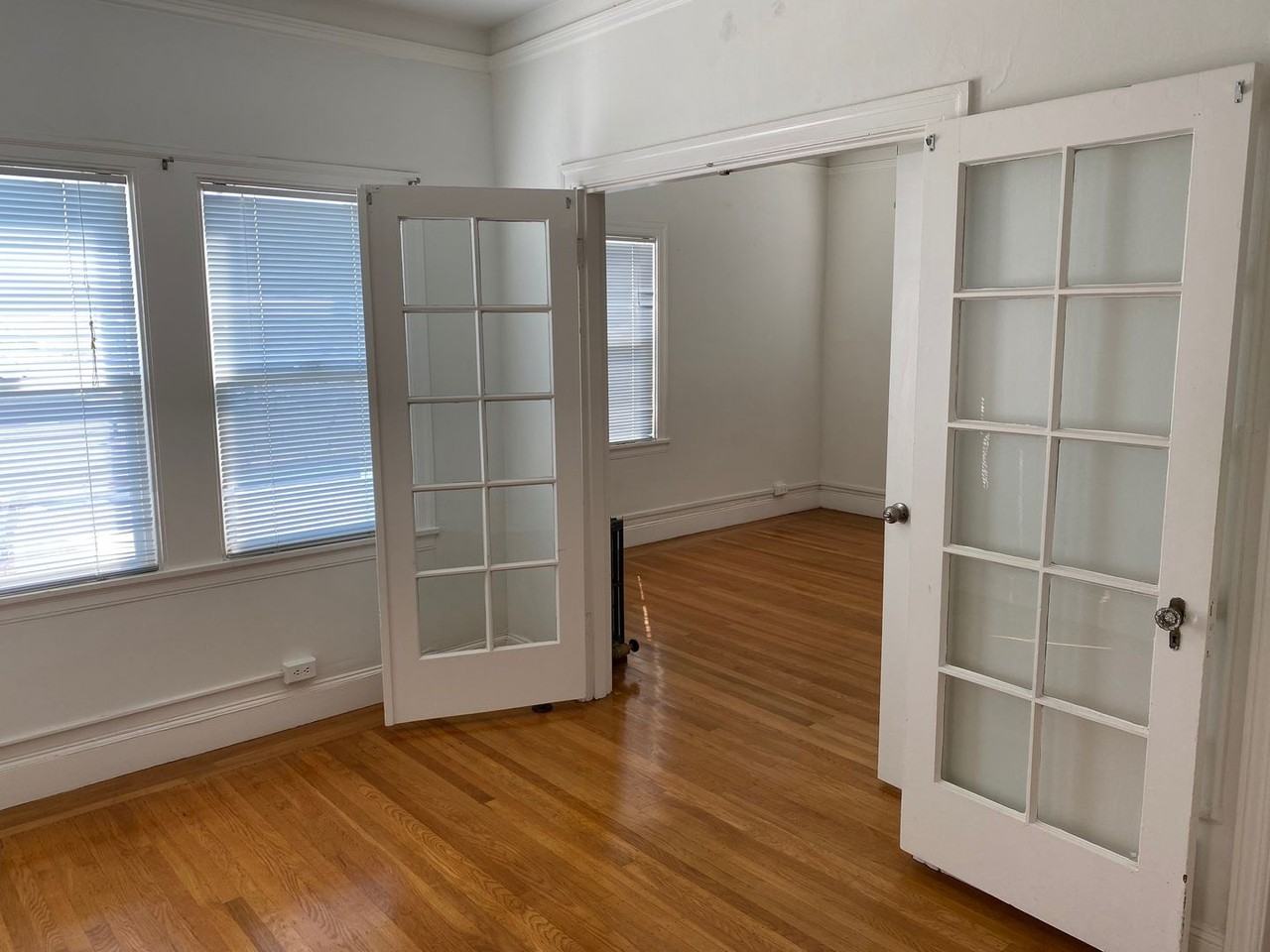 Adeline - 4369 - Photo 3 of 18