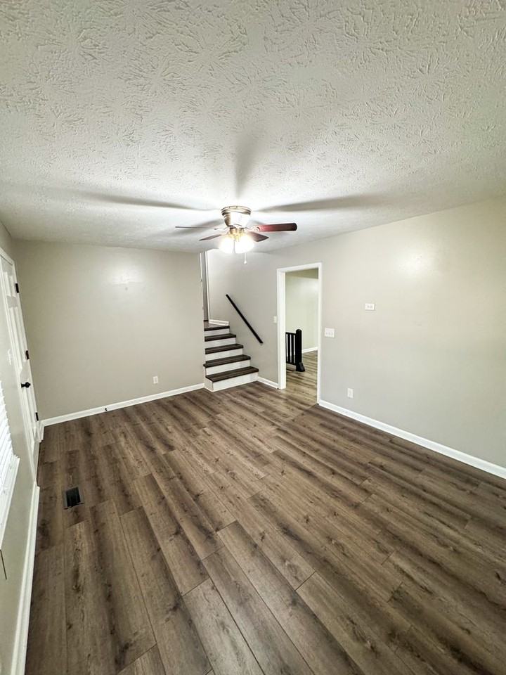 926 Carson Lane Southwest - Photo 2 of 19