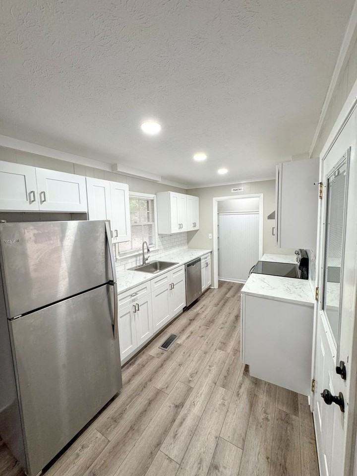 926 Carson Ln Sw - Photo 5 of 19