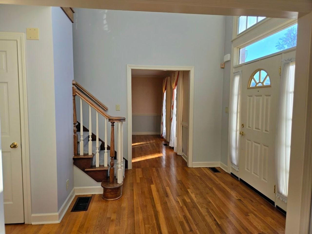 270 North Dr - Photo 3 of 38