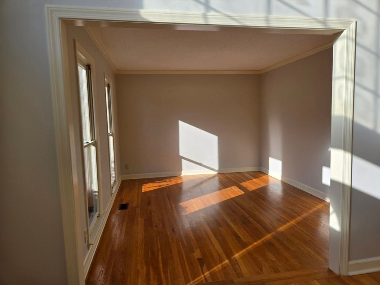 270 North Dr - Photo 5 of 38