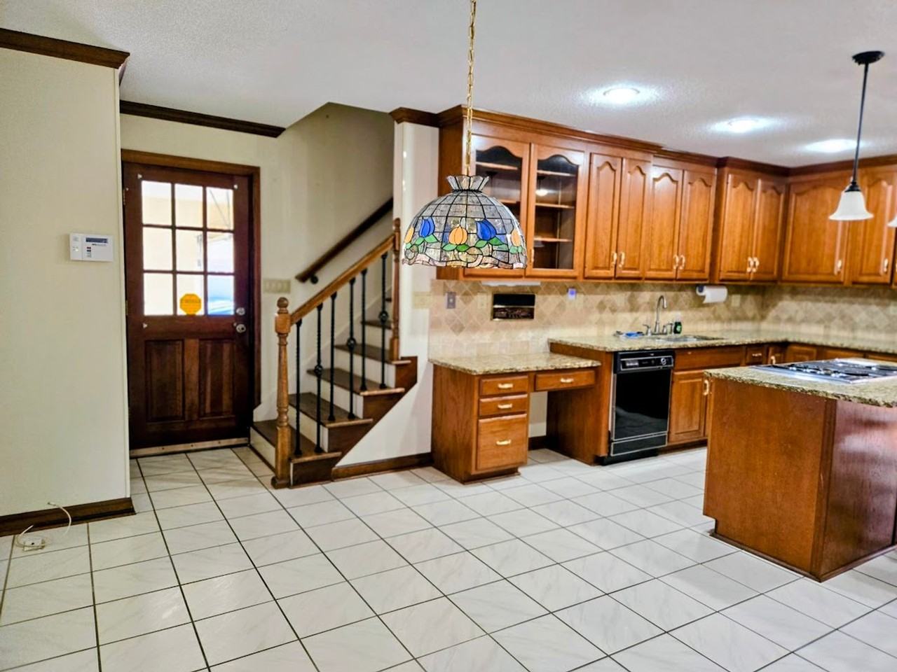 270 North Dr - Photo 7 of 38