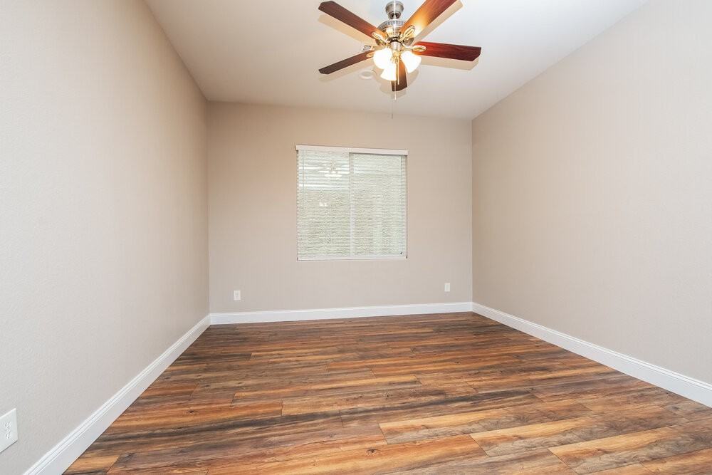 8032 Carr Valley St - Photo 5 of 17