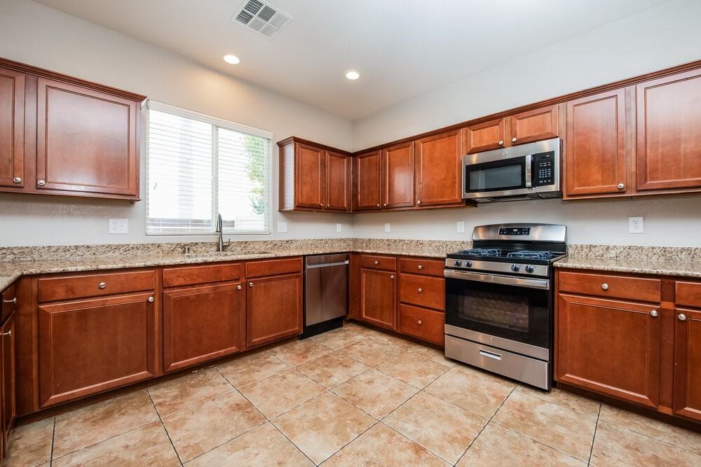 8032 Carr Valley St - Photo 6 of 17