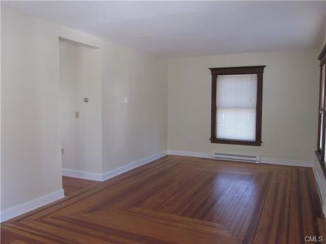 12 Whitlock St - Photo 2 of 8