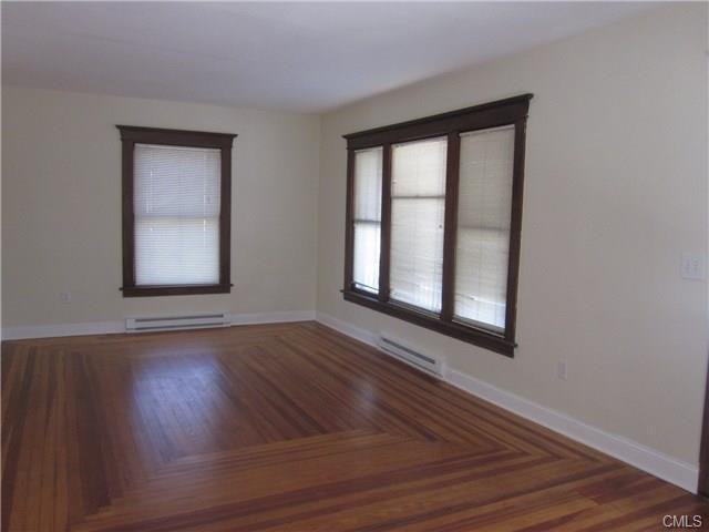 12 Whitlock St - Photo 3 of 8