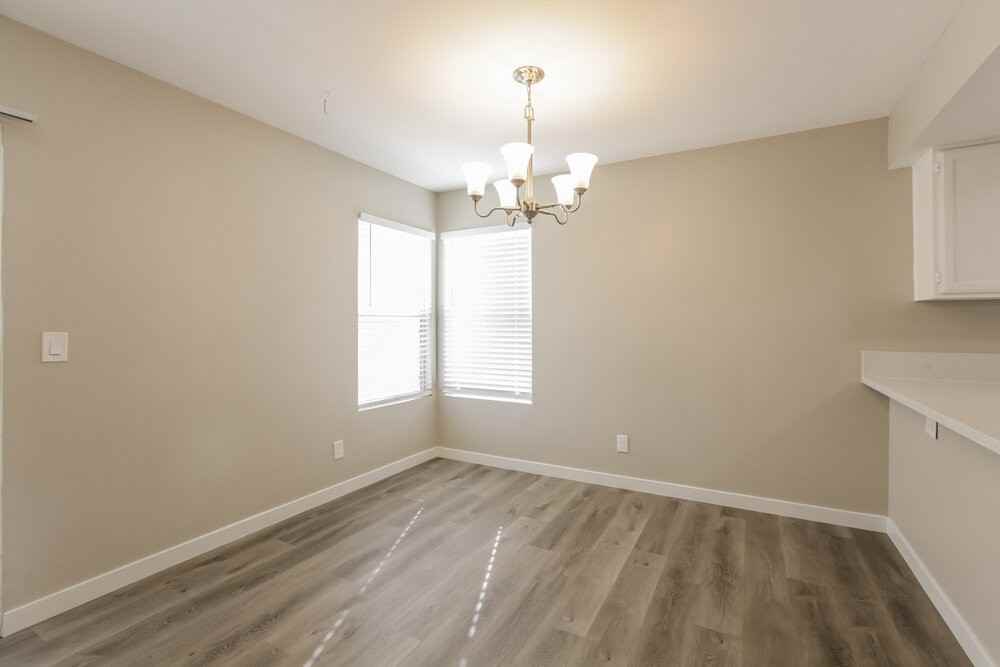 1112 Barton Green Dr - Photo 6 of 17