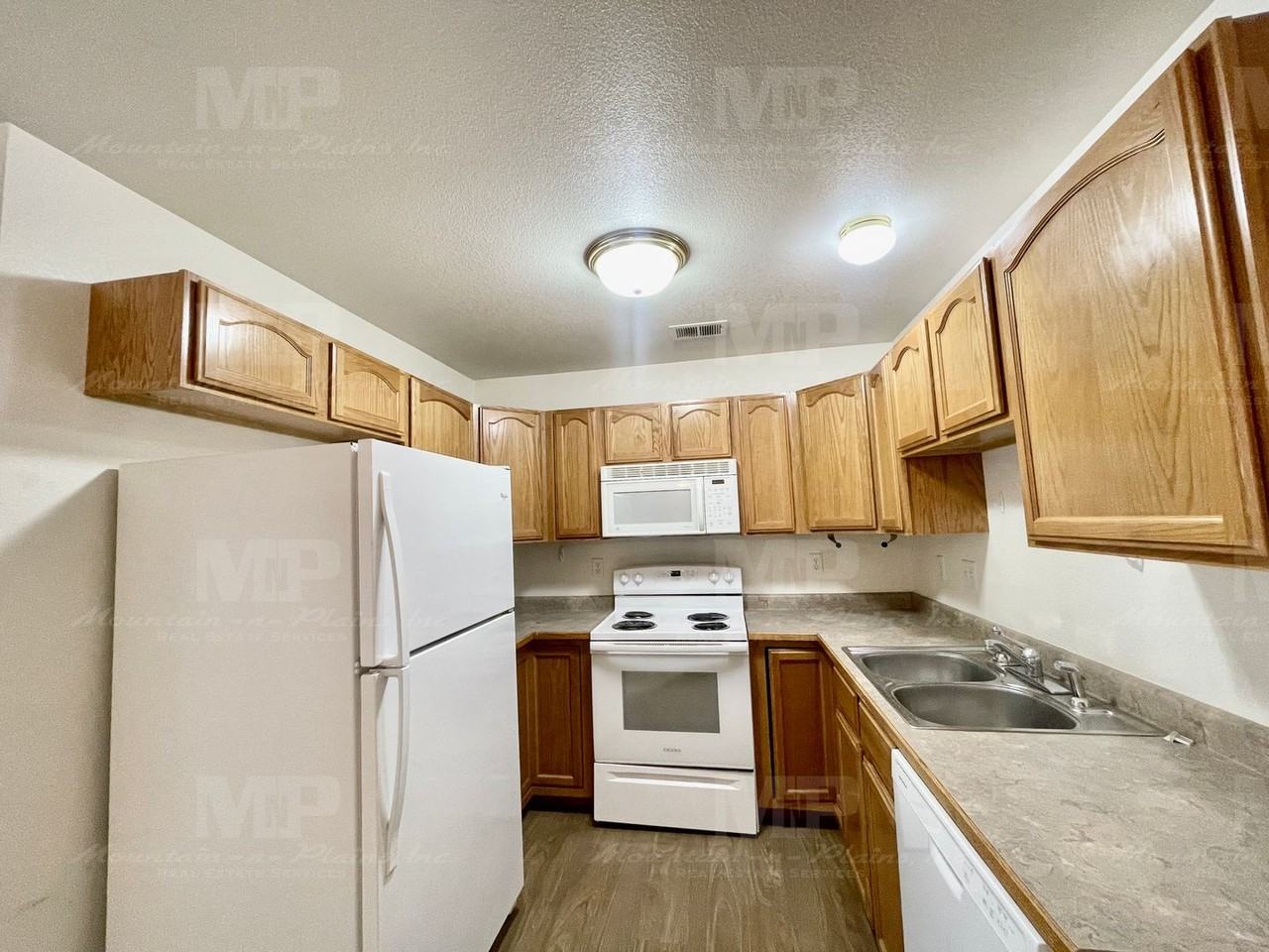 3380 Saratoga Street #D - Photo 3 of 16