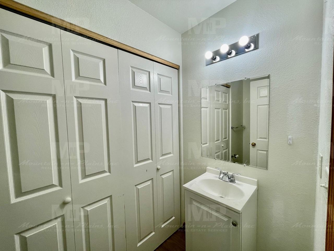 3380 Saratoga Street #D - Photo 5 of 16