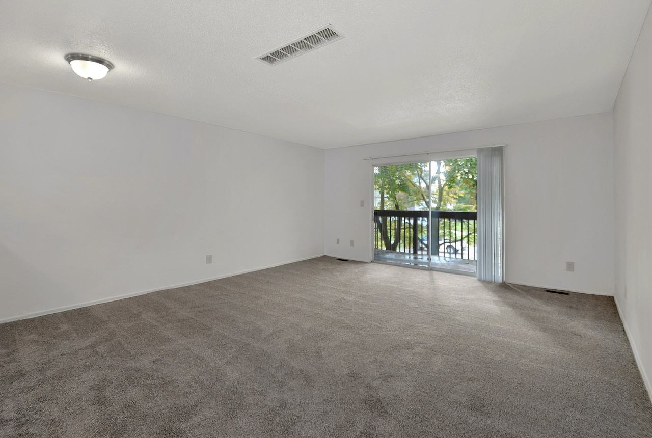 Carriage House Apartments - Photo 6 of 30