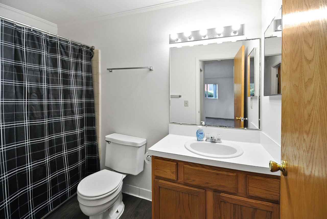 Carriage House Apartments - Photo 7 of 30