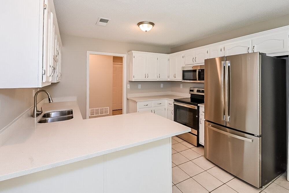 216 Fawn Dr N - Photo 7 of 17