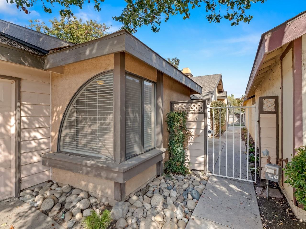 1730 East Babcock Avenue - Photo 2 of 22