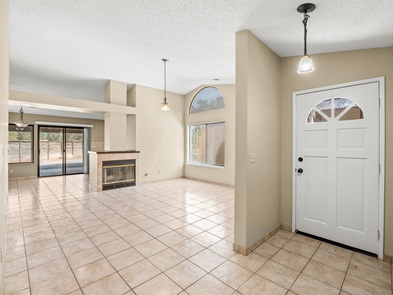 1730 East Babcock Avenue - Photo 4 of 22