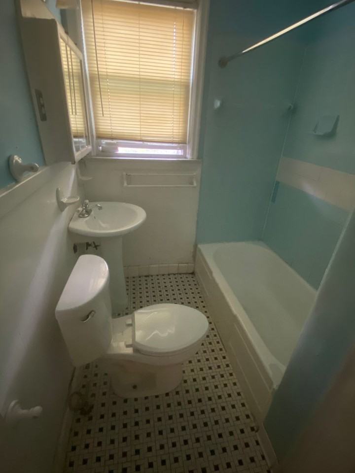 1102 Murphy Street - Photo 2 of 12