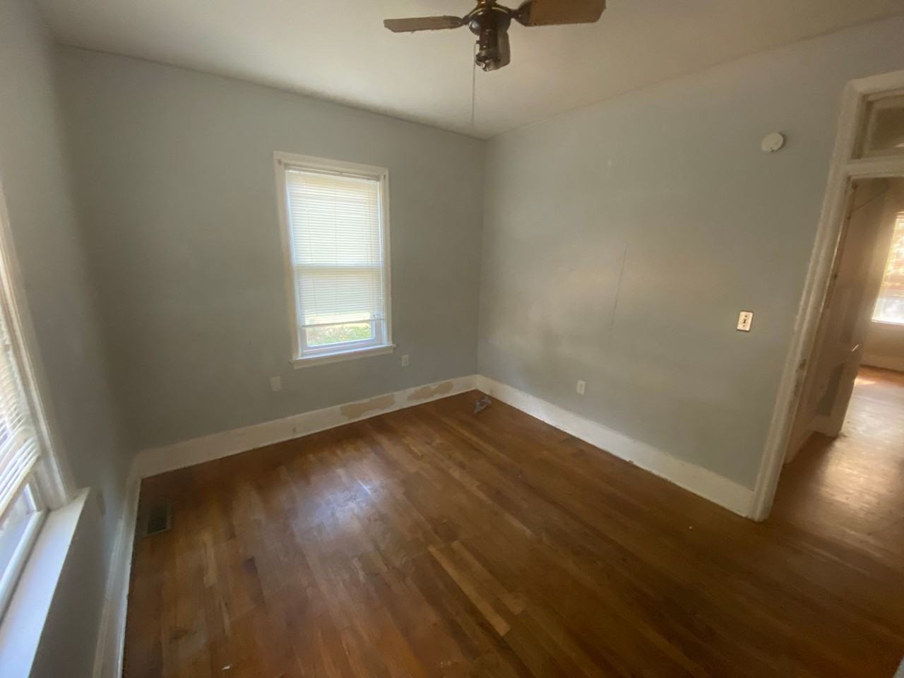 1102 Murphy Street - Photo 4 of 12