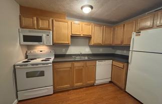 Lowell 525 - Photo 1 of 1
