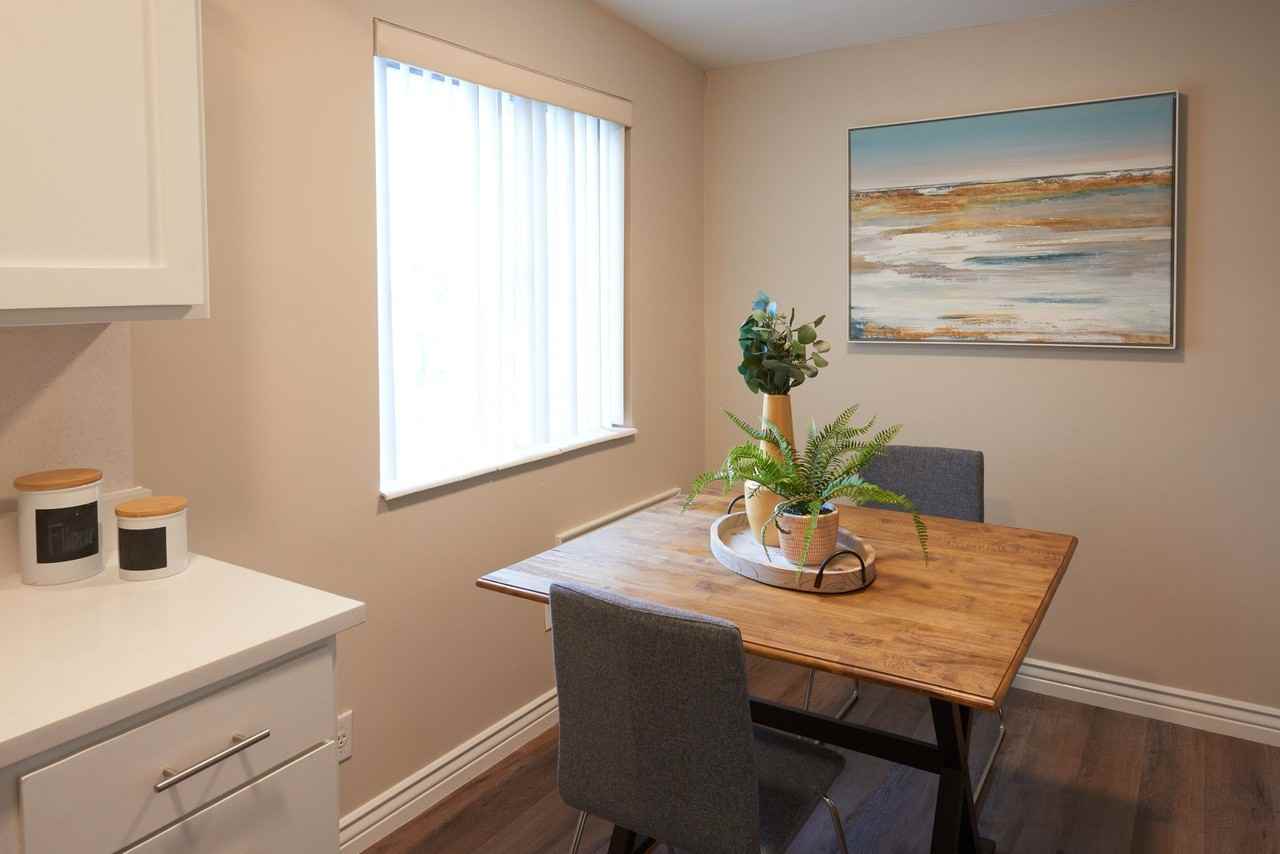 Lakewood Manor - Photo 3 of 9